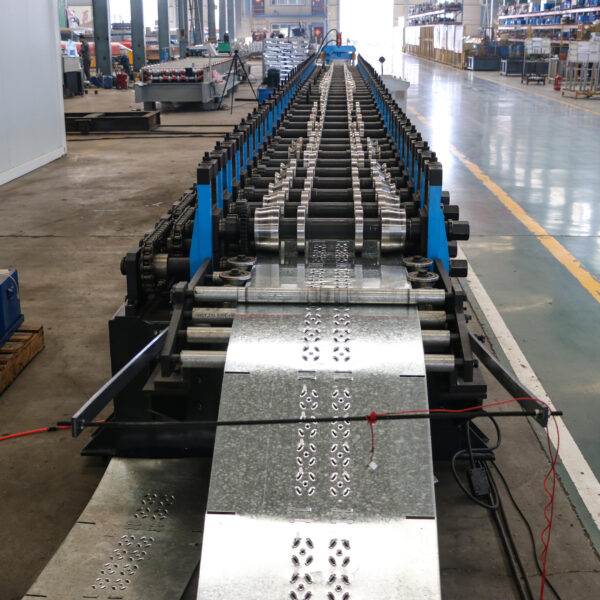 鋼製環板輥壓成型機：圖片 3